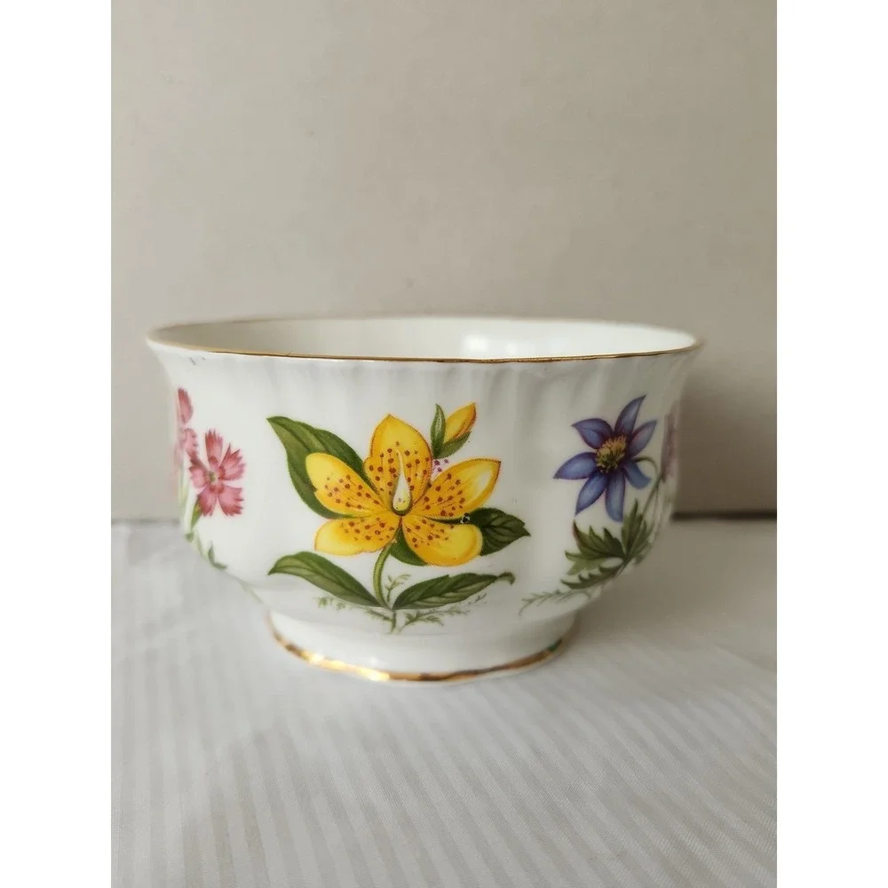 VTG QEII Paragon Fine Bone China Sugar Bowl & Creamer Set 